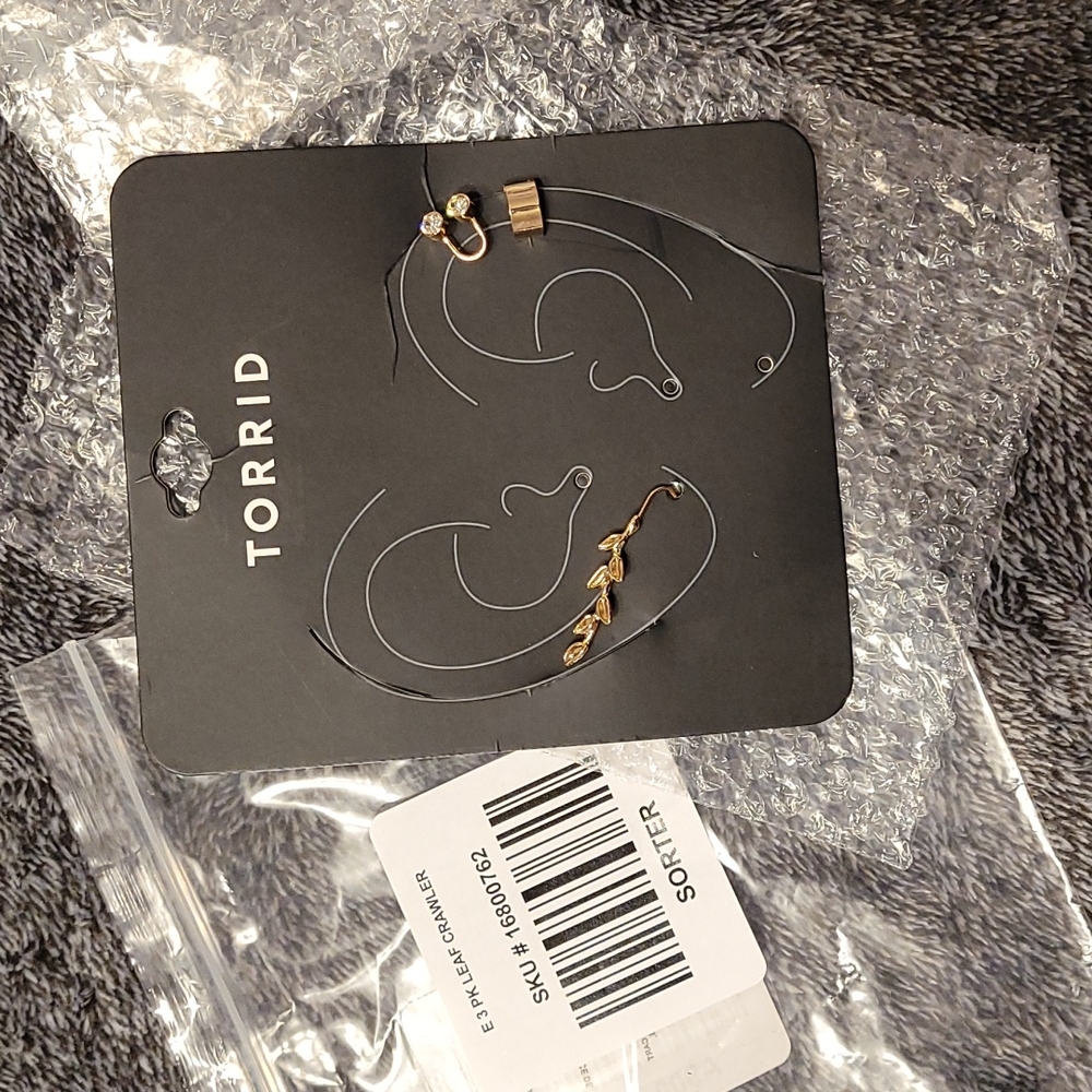 🎉HP🎉 Torrid Leaf & Cuff Crawler Earring Set - Picture 2 of 2